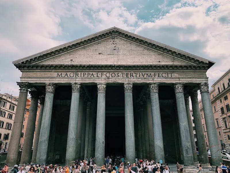 O Panteão de Roma sob o sol de outono