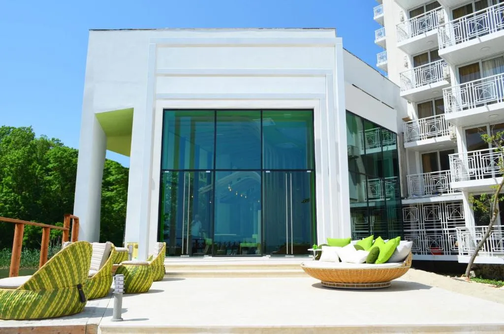 Hotel Gergana - Ultra All Inclusive - Hôtel 4 étoiles, Albena south, near pine forest, Albena - photo 1