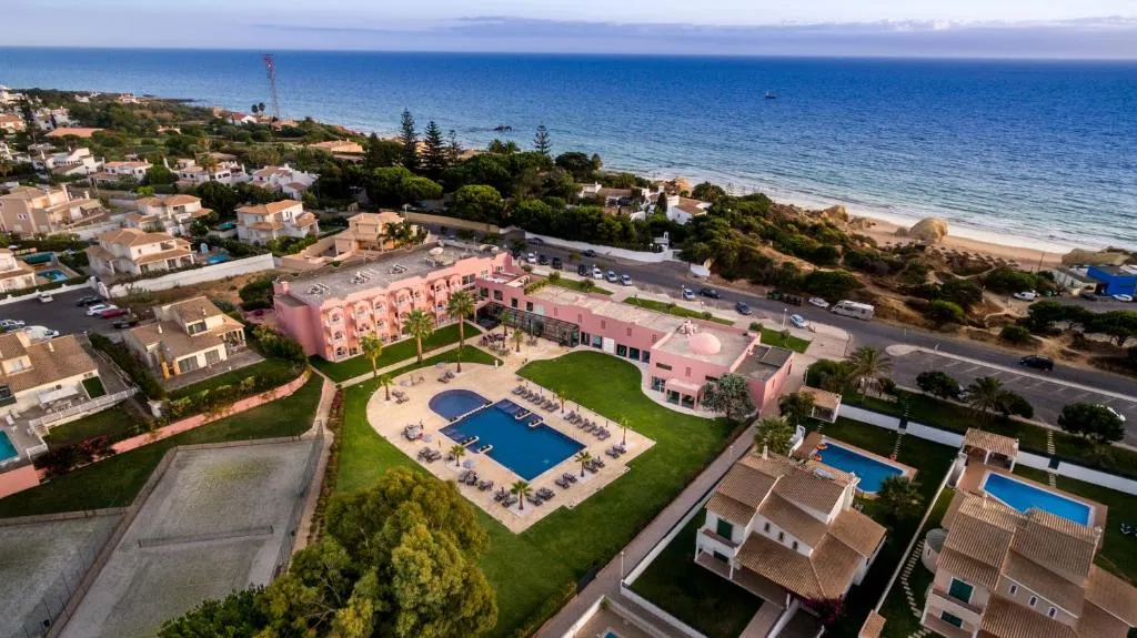 Vila Gale Collection Praia - Hotel de 4 estrelas em Praia da Galé, Albufeira - photo 1