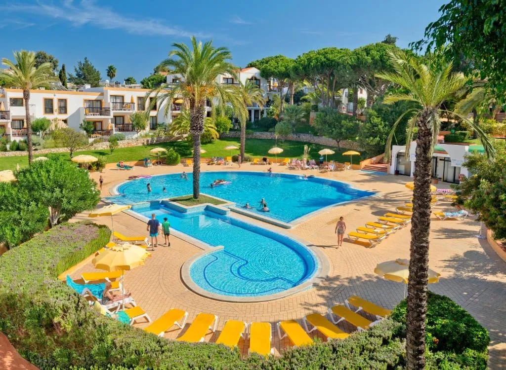 Resort Alfagar Village y zona de piscina cerca de Santa Eulália, Algarve