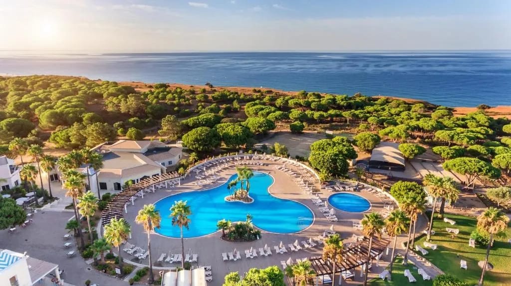 AP Adriana Beach Resort - Hotel de 4 estrellas en Rocha Baixinha - Olhos D'Agua, Algarve - photo 1