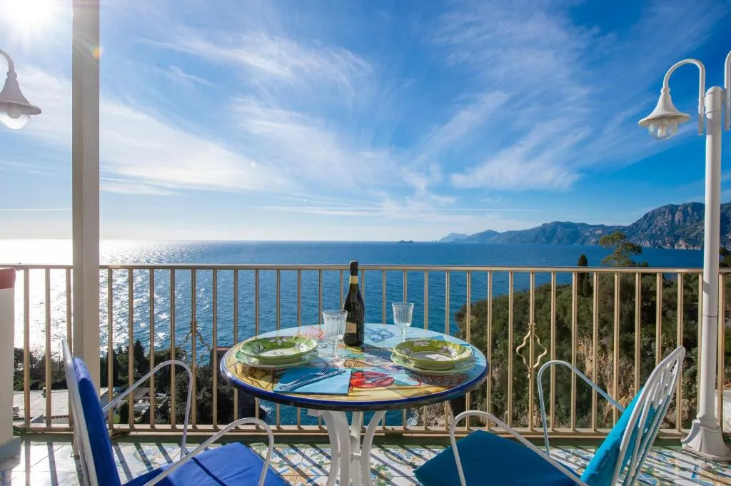 Hotel Villa Bellavista - 3-star hotel in Praiano, Amalfi Coast - photo 1