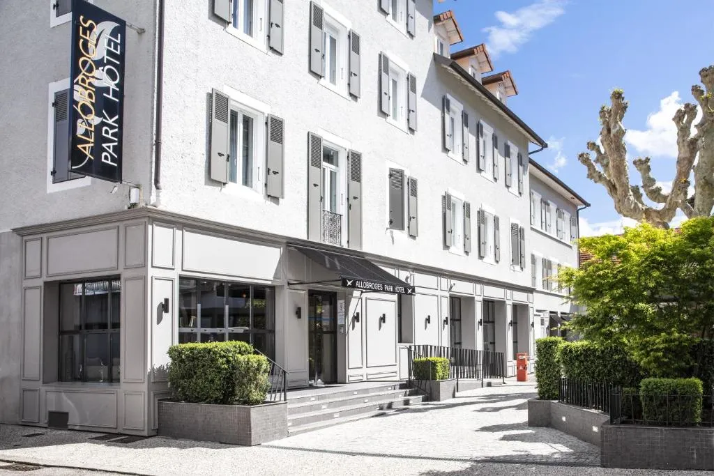 Allobroges Park Hôtel - 3-star hotel in 11 rue Sommeiller, Annecy - photo 1