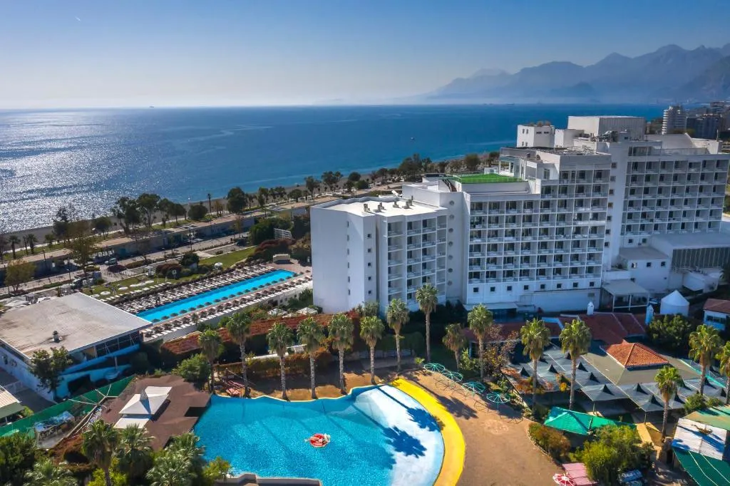 Extérieur et piscine de l'Hotel SU & Aqualand à Konyaalti
