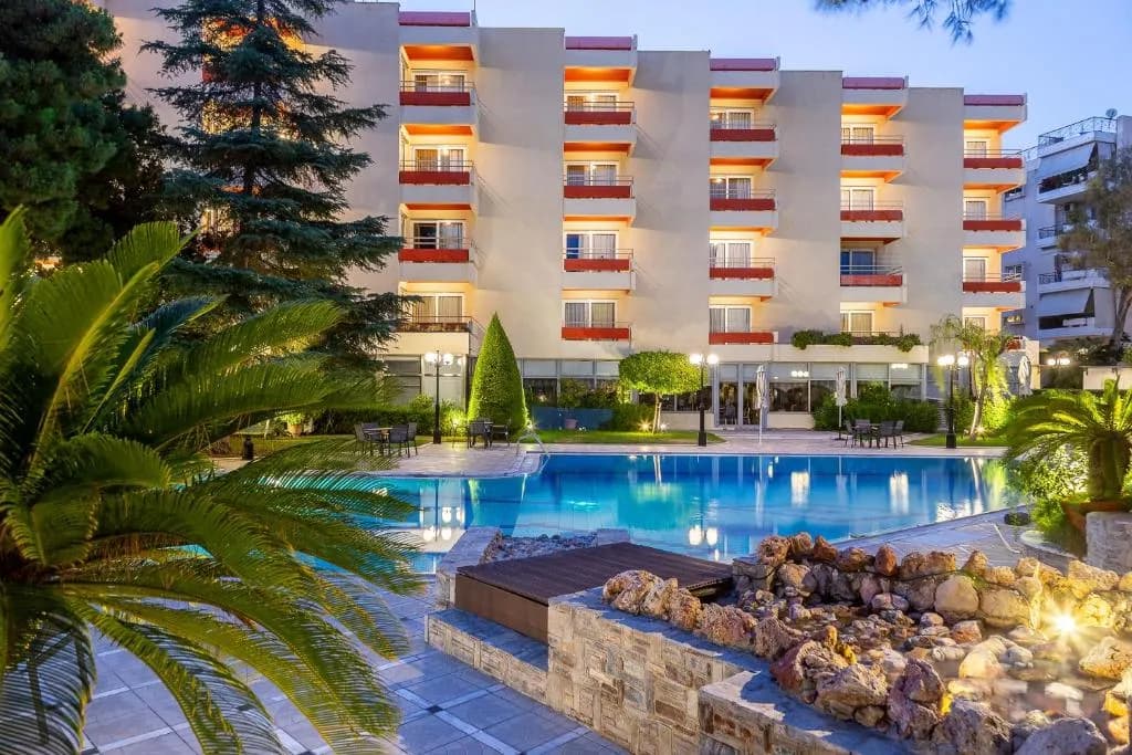 Extérieur et piscine de l'Oasis Hotel Apartments à Glyfada