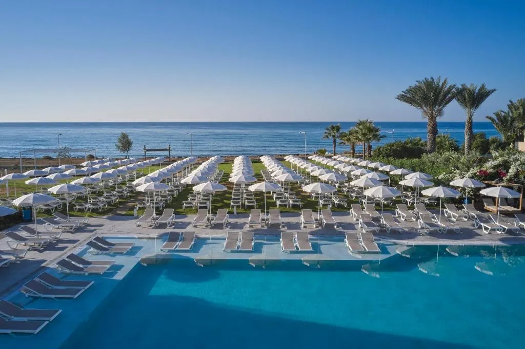 Piscina familiar al aire libre del Atlantica Sungarden Park en Ayia Napa
