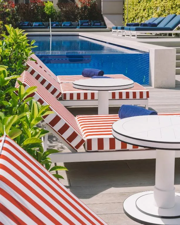 Entrada do hotel Seventy Barcelona no bairro do Eixample