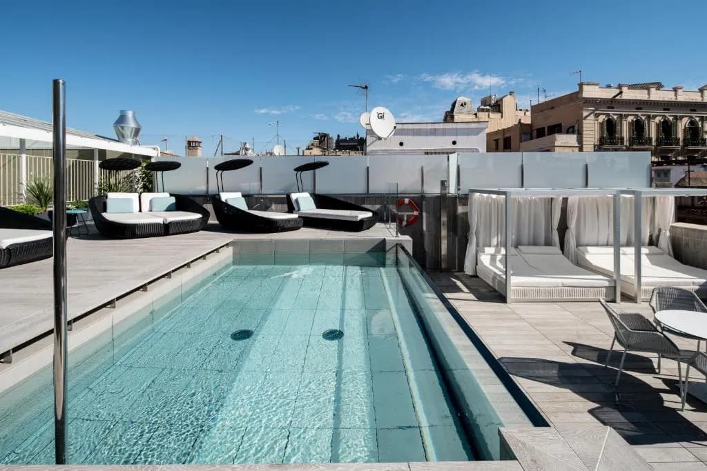 Fachada do Hotel Catalonia Magdalenes no Bairro Gótico de Barcelona