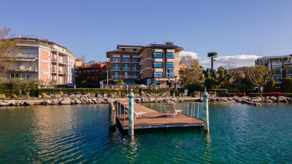 Kriss Internazionale Hotel - 4-star hotel in Bardolino Lakefront, Bardolino - photo 1