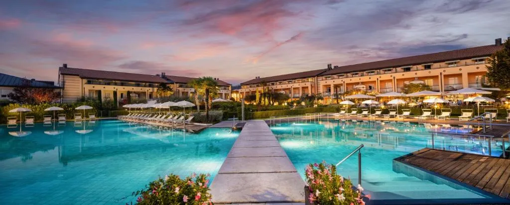 Hotel Caesius Thermae & Spa Resort - 4-star hotel in Bardolino Lakefront, Bardolino - photo 1