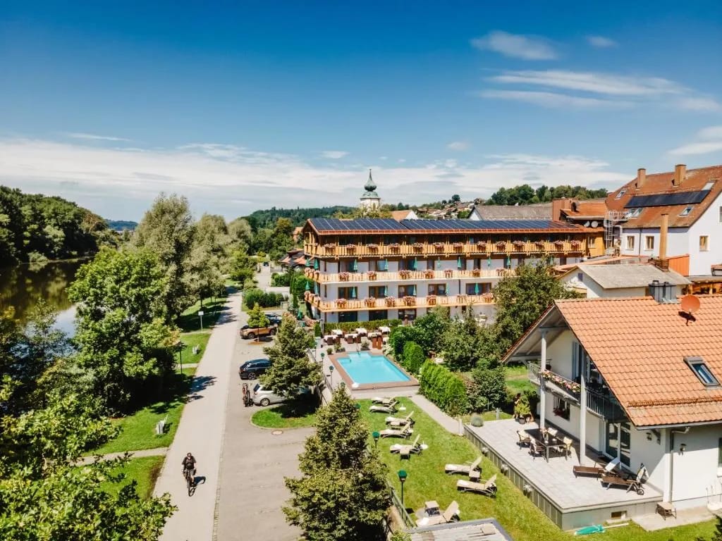 Hotel Restaurant Zum Goldenen Anker - Hotel de 3 estrellas en Windorf, Bavaria - photo 1