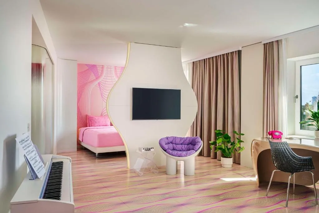 nhow Berlin - Hotel de 4 estrelas em Friedrichshain, Berlin - photo 1