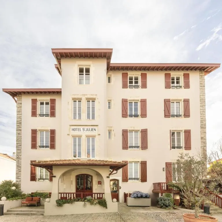 Hotel Saint Julien - 3-star hotel in 64200 Biarritz, Biarritz - photo 1