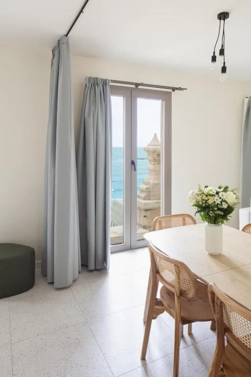 Hôtel La Suite - 4-star hotel in Grande Plage, Biarritz - photo 1