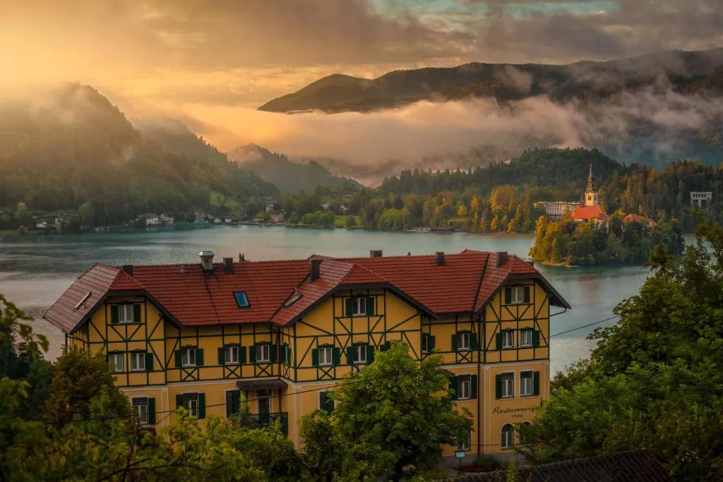 Hotel Triglav - Hôtel 4 étoiles, Lake-front, west shore, Bled - photo 1