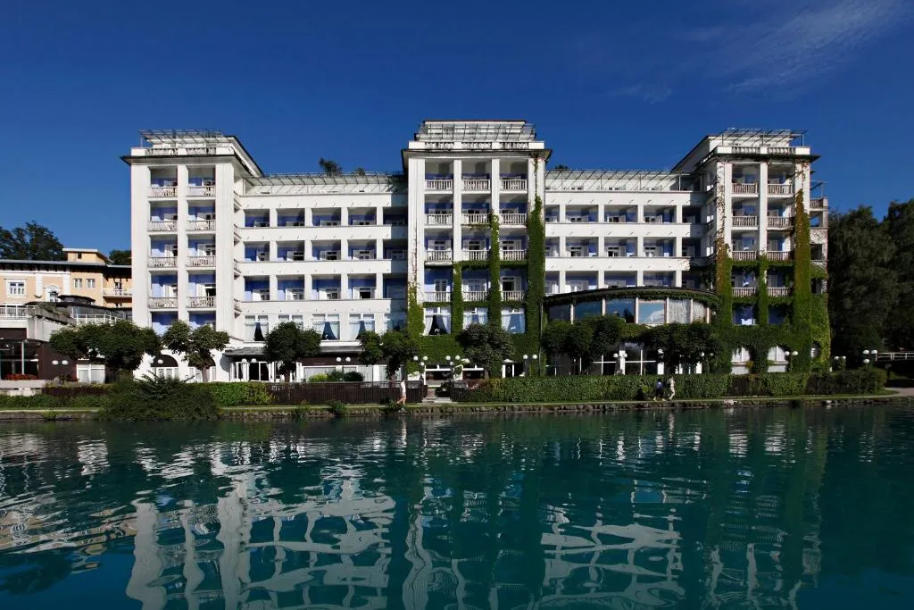 Grand Hotel Toplice - Small Luxury Hotels of the World - Hôtel 5 étoiles, Lake Bled shore, Bled - photo 1