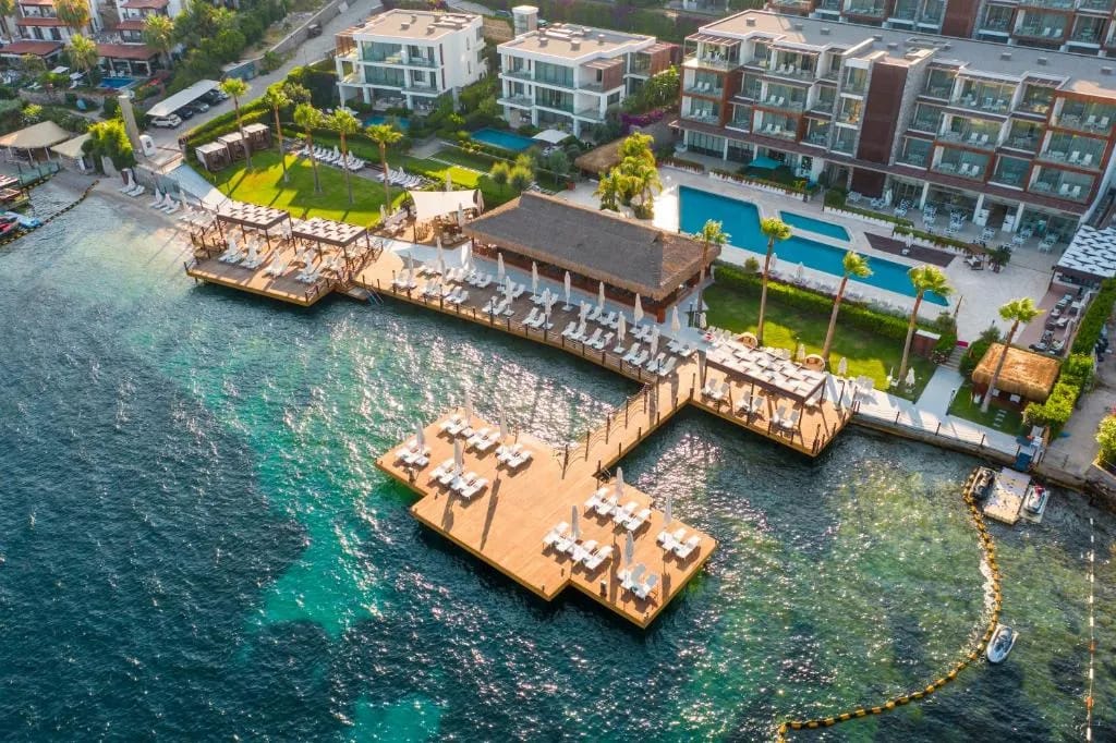 Mivara Luxury Resort Bodrum con piscina y vista al mar