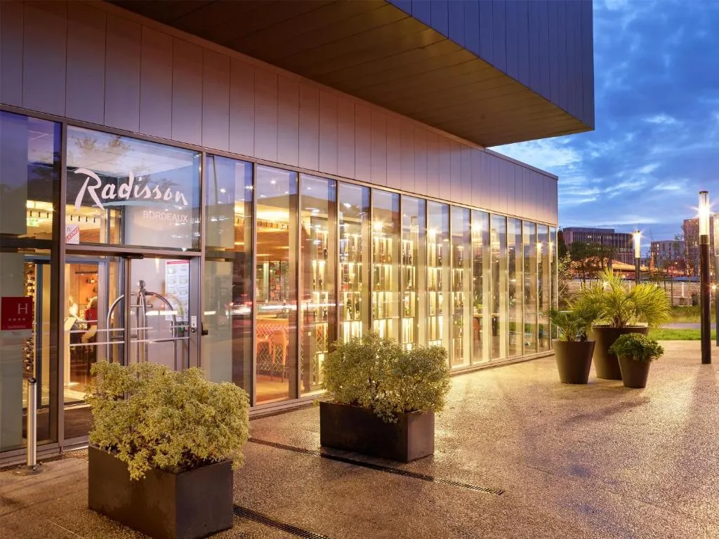 Radisson Hôtel Bordeaux Saint-Jean - Hotel de 4 estrellas en Saint-Jean, Bordeaux - photo 1