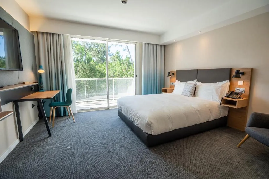 Holiday Inn Bordeaux-Mérignac by IHG - Hotel de 4 estrellas en Mérignac, near Bordeaux airport, Bordeaux - photo 1