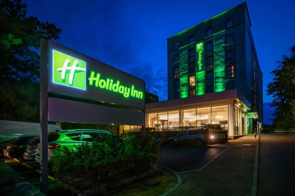 Holiday Inn Bournemouth by IHG - Hotel de 4 estrellas en East Cliff, Bournemouth - photo 1