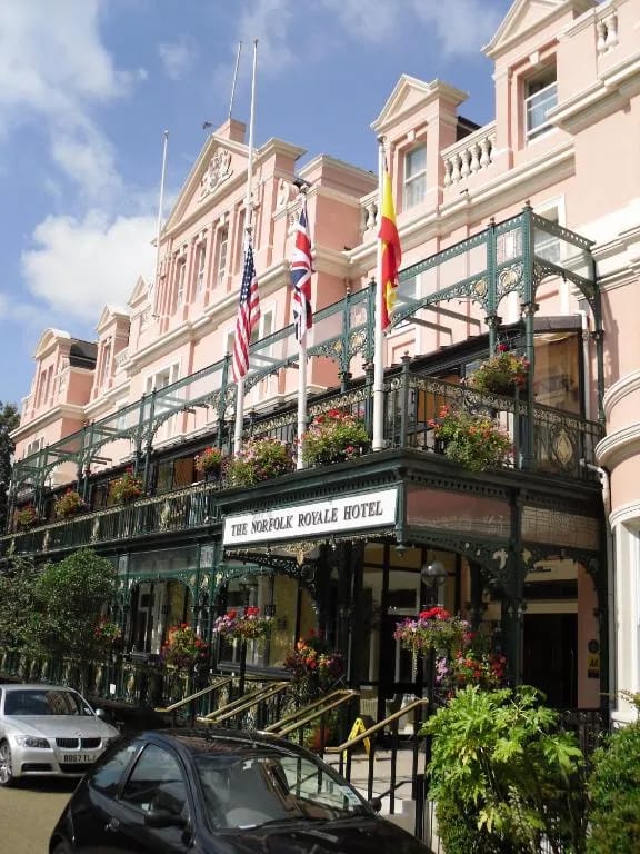 Norfolk Royale Hotel - 4-star hotel in Town Centre / Westbourne, Bournemouth - photo 1