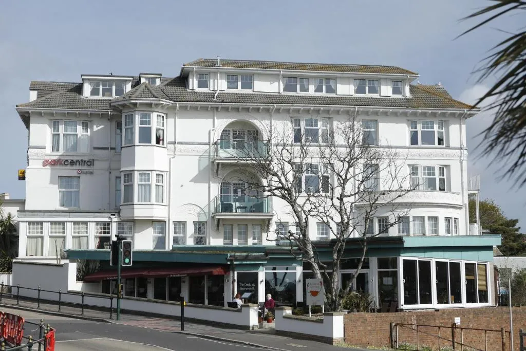 Sea Stone Hotel - 4-star hotel in West Cliff, Bournemouth - photo 1