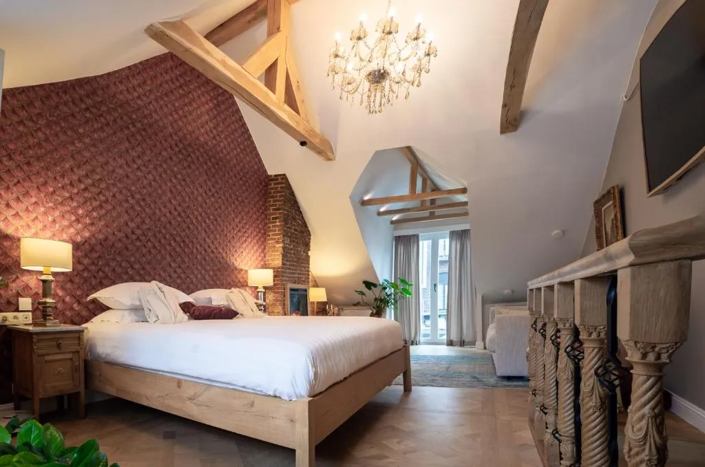Lovelace Suites by Threads of Time Hotel Bruges - 4-star hotel in Historic Centre of Brugge, Bruges - photo 1