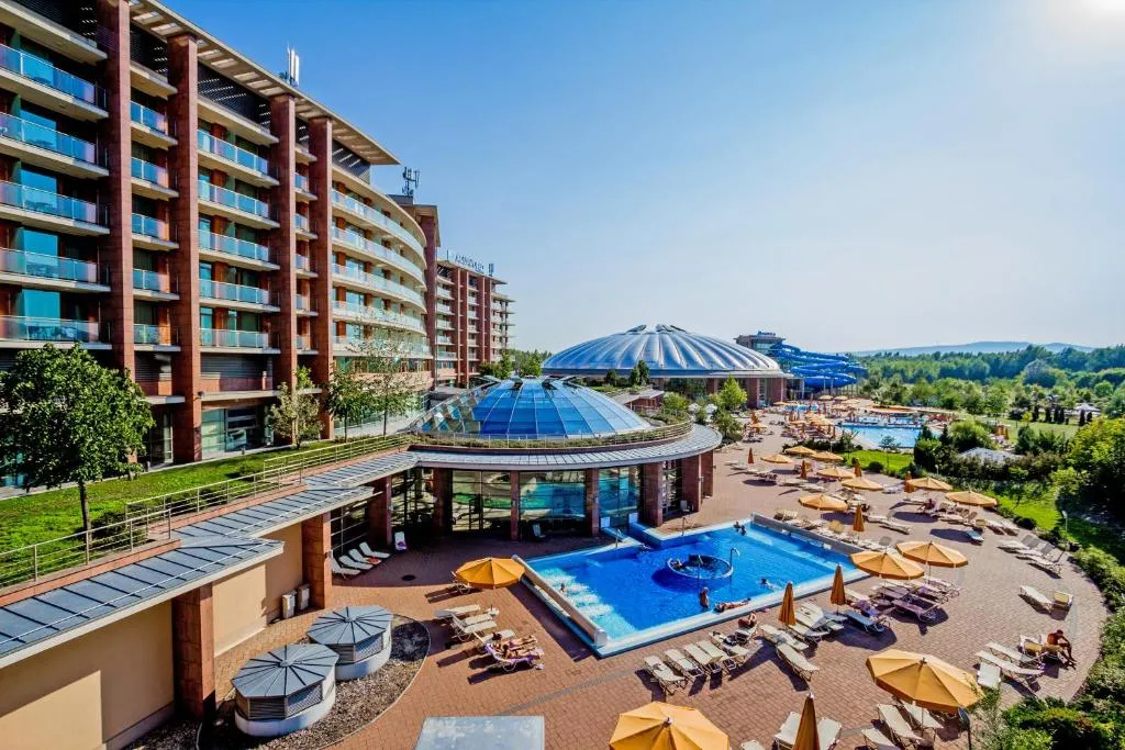 Parque acuático cubierto del Aquaworld Resort Budapest