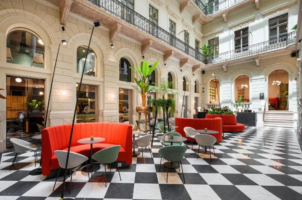 Hotel Oktogon Haggenmacher by Continental Group - Hotel de 4 estrelas em Oktogon Square, District VI, Budapest - photo 1