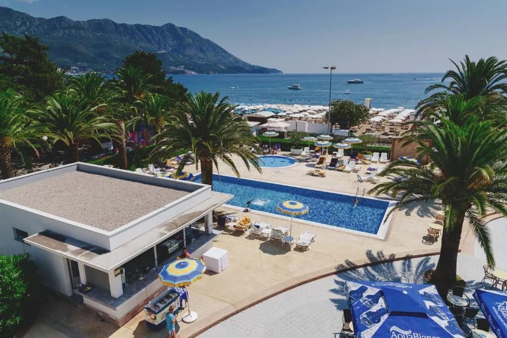 Hotel Montenegro - 4-star hotel in Bečići, Budva - photo 1