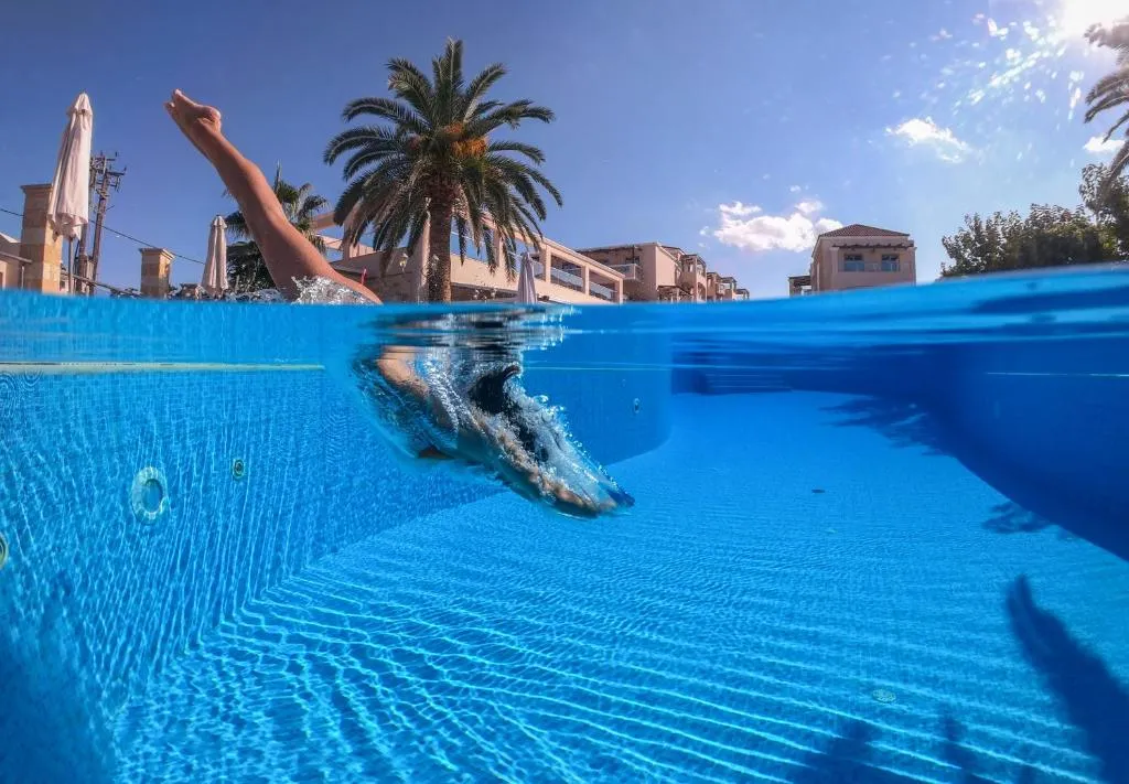 Isida Hotel Agia Marina - 3-star hotel in Agia Marina, behind the seafront promenade, Chania - photo 1