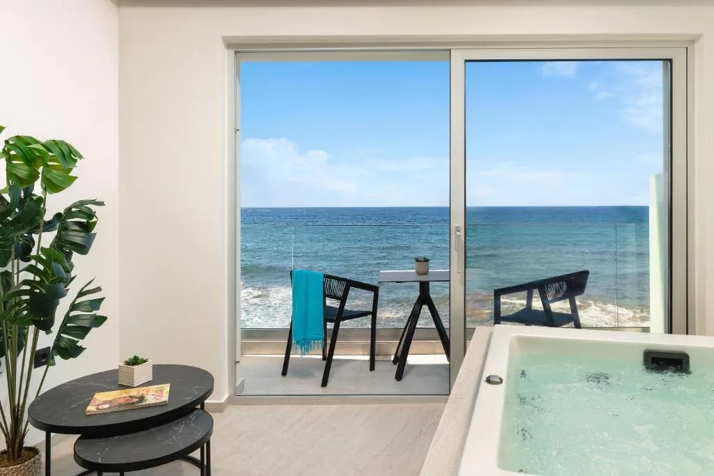 Elia Sea Suites - 4-star hotel in Nea Chora beach, Chania - photo 1