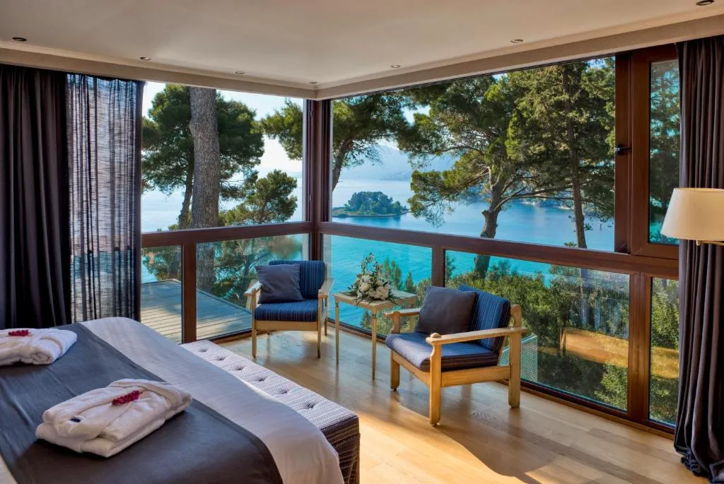 Corfu Holiday Palace resort with pool and sea views, Kanoni