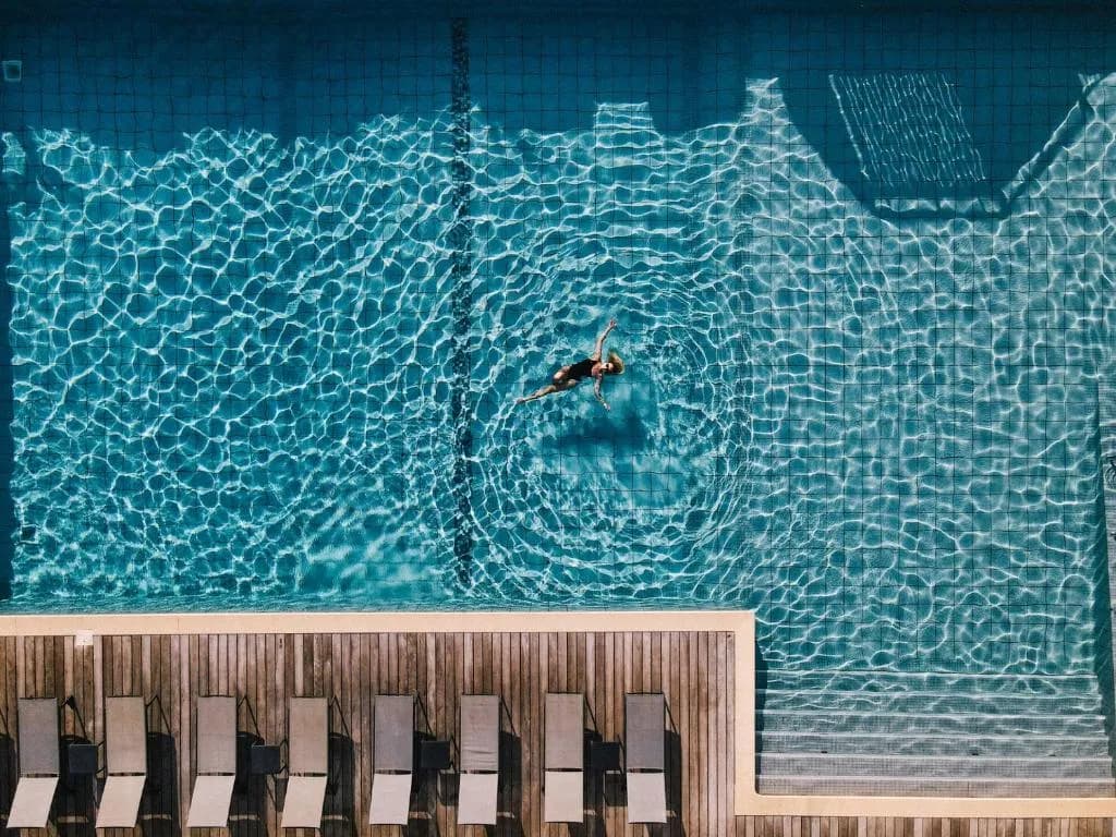 Fachada do Hotel Costa Salina no porto de Porto-Vecchio, Córsega