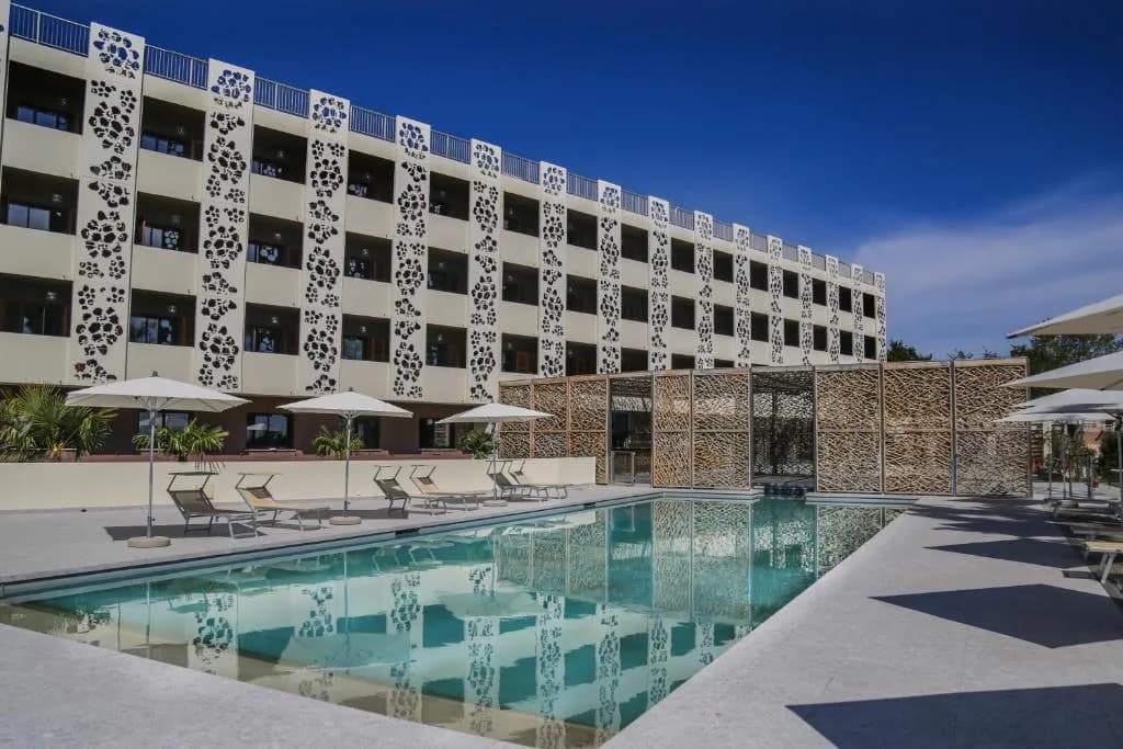 Orizonte hotel with pool in Cervione, Corsica