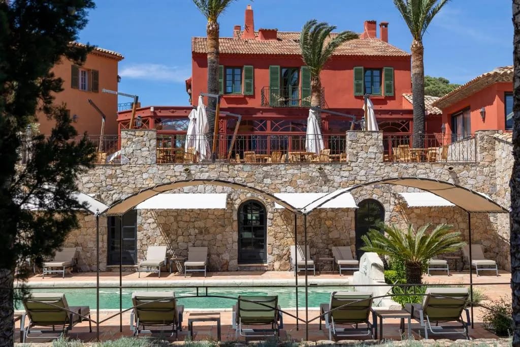 Propriedade de La Signoria e Spa rodeada de oliveiras perto de Calvi, Córsega