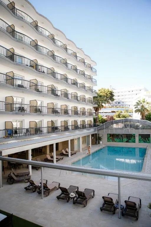 Hotel Helios Lloret - Hôtel 4 étoiles, Lloret de Mar central, 150m from beach, Costa Brava - photo 1