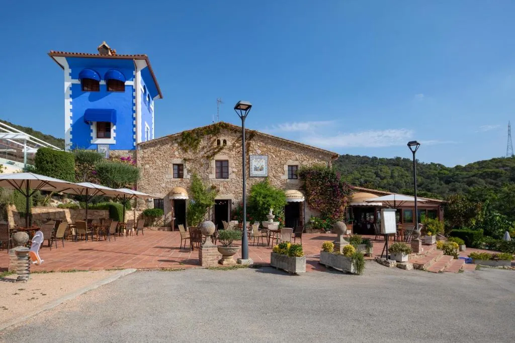 Exterior de la masia catalana Mas Torrellas en Santa Cristina d'Aro