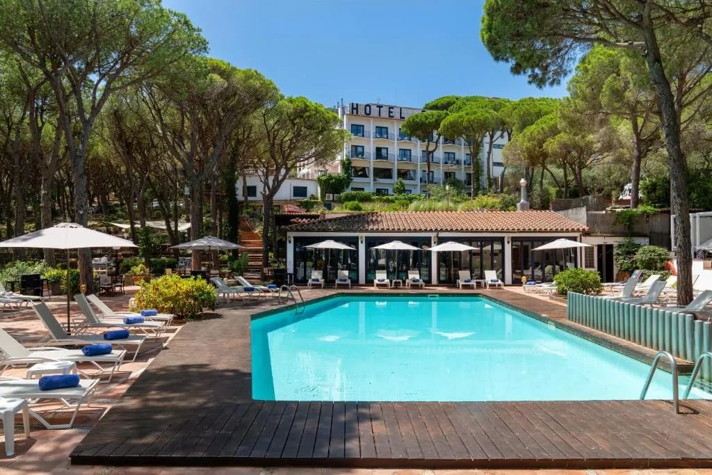 Exterior del Hotel Garbi en Calella de Palafrugell