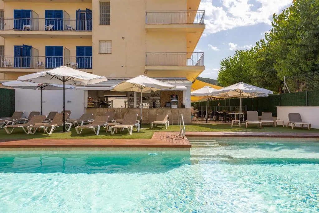 Hotel Bell Aire - Hotel de 3 estrellas en L'Estartit beachfront, Costa Brava - photo 1