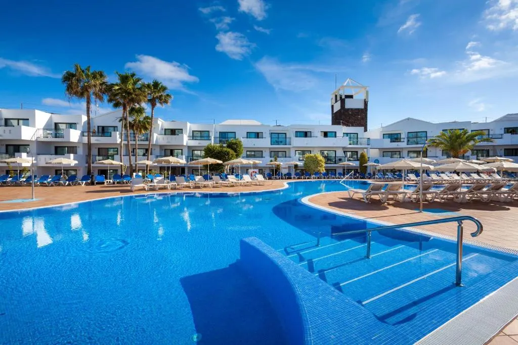 THB Lanzarote Beach - Hotel de 4 estrellas en Costa Teguise, Costa Teguise - photo 1