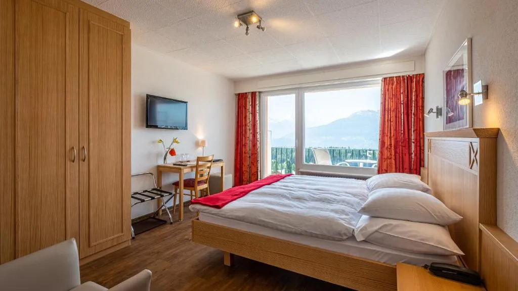 Hôtel Splendide - 3-star hotel in Montana centre, Crans-Montana - photo 1