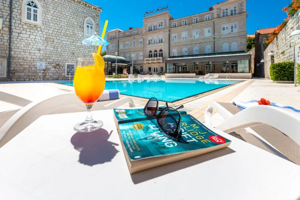 Fachada do hotel Hotel Lapad em Lapad, Dubrovnik