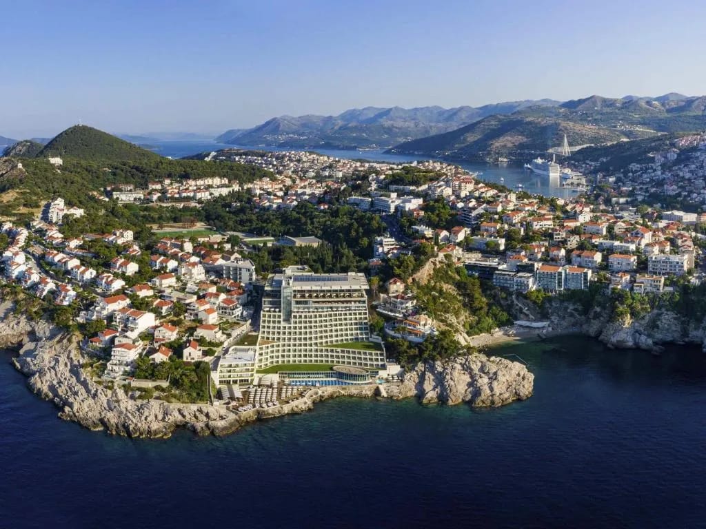 Fachada do hotel Rixos Premium Dubrovnik em Lapad, Dubrovnik
