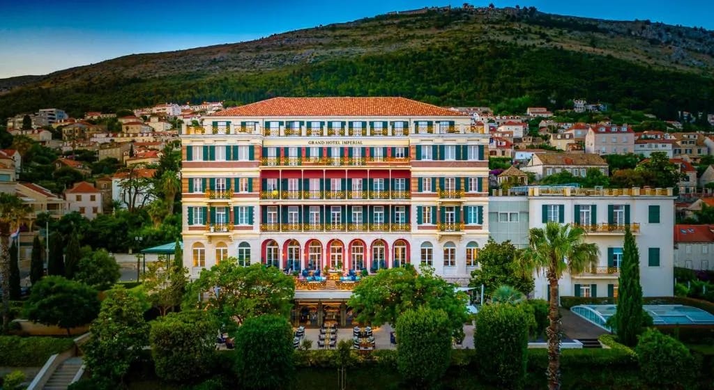 Façade du Hilton Imperial Dubrovnik près de la Porte Pile