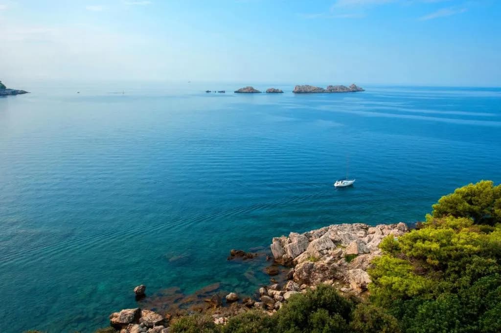 Edifício do Royal Neptun Hotel com vista para Babin Kuk, Dubrovnik