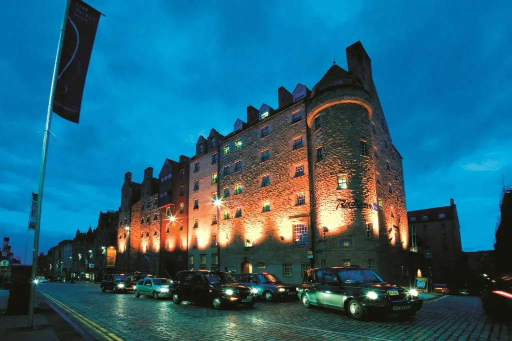 Radisson Blu Hotel Edinburgh City Centre - Hotel de 4 estrelas em Old Town Royal Mile, Edinburgh - photo 1