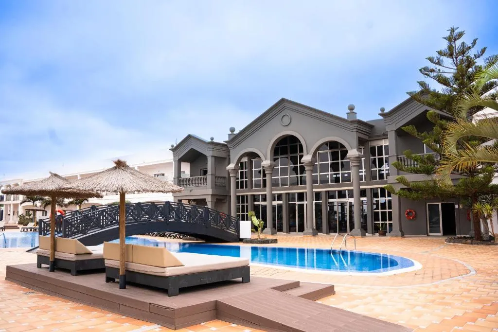 Piscine et terrasse du Coral Cotillo Beach, El Cotillo Fuerteventura