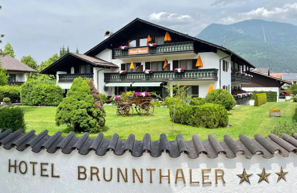 Hotel Garni Brunnthaler - 3-star hotel in Garmisch-Partenkirchen, Garmisch-Partenkirchen - photo 1