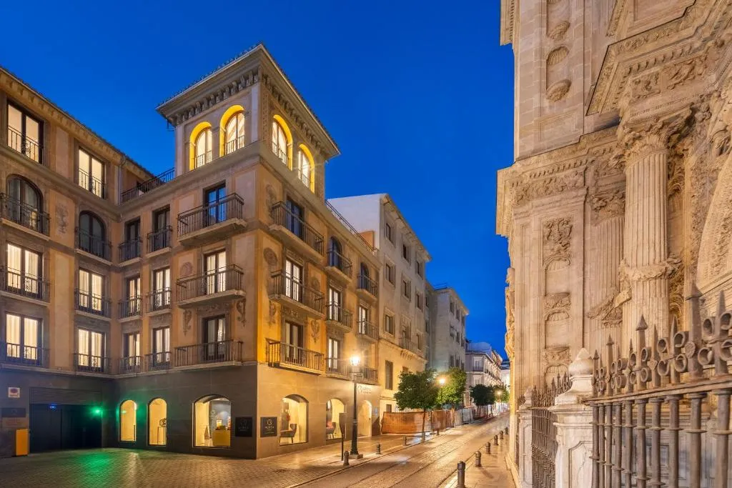Áurea Catedral by Eurostars Hotel Company - 4-star hotel in Granada City Centre (70m to cathedral), Granada - photo 1
